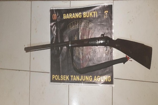Berburu ke Hutan, Riswanto...