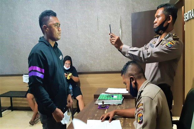 Anggota Brimob dan Keluarganya...