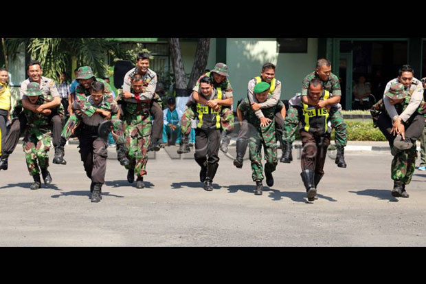 Kekompakan TNI-Polri...