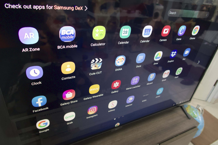 Menggunakan Samsung...