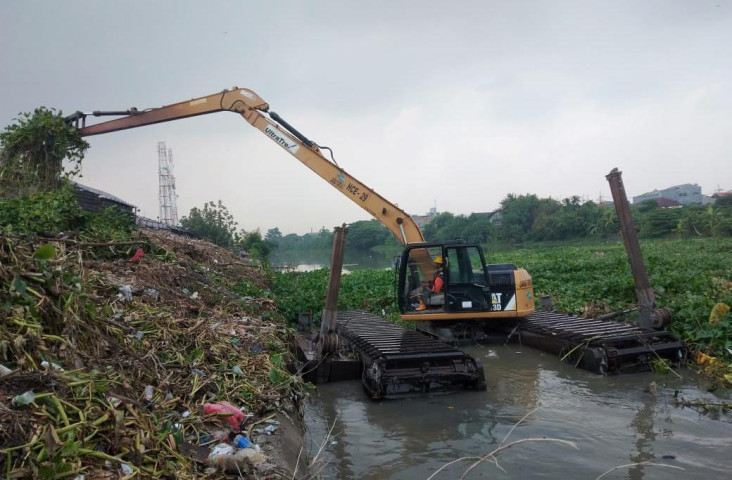 PJT I Angkut Sampah...