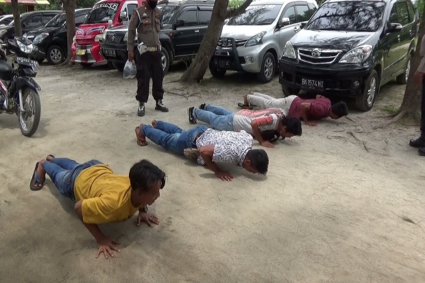 Tak Gunakan Masker,...