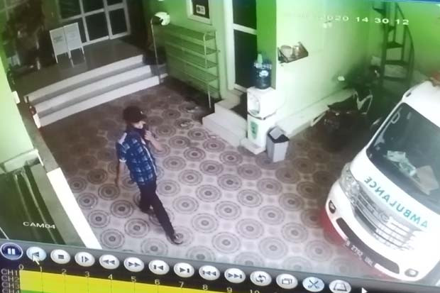 Kotak Amal Dibobol Maling,...