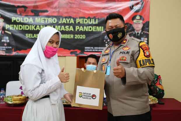 Polsek Sawah Besar Bagikan...