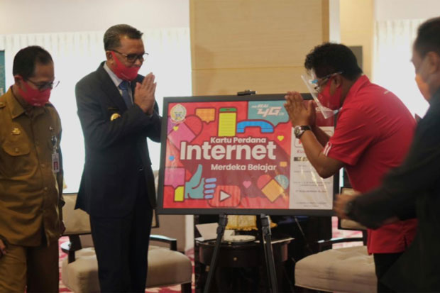 Pemprov-Telkomsel Luncurkan...