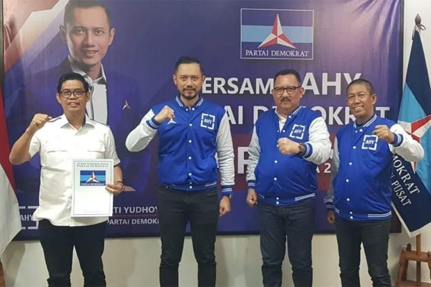 Golkar Lambat Keluarkan...