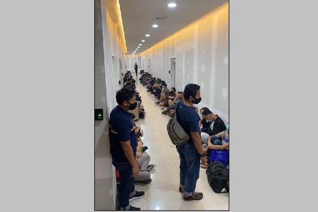 Pesta Gay di Kuningan...