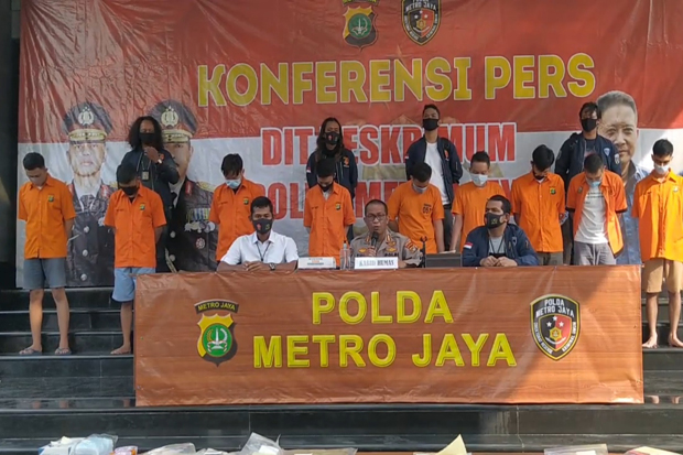 Undangan Disebar lewat...