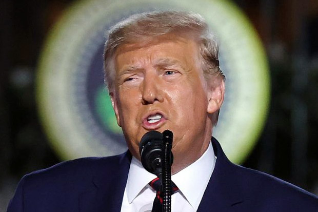 Trump Bantah Terkena...