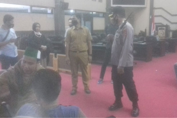 Belasan Mahasiswa Perusuh...
