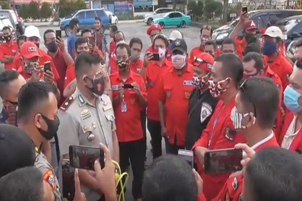 Rekannya Dibacok, Ratusan...