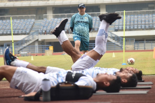 Liga 1 2020 Resmi Dilanjutkan,...