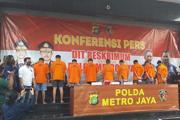 Polda Metro Jaya Gelar...