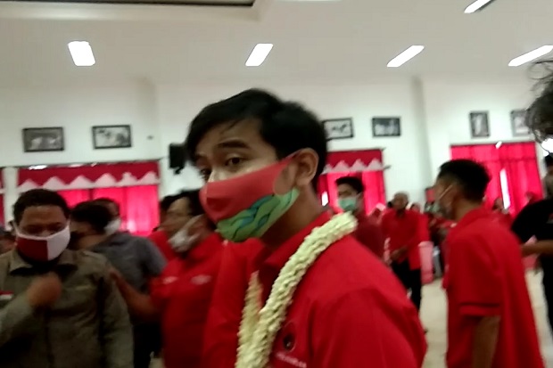 Percaya Diri, Gibran-Teguh...