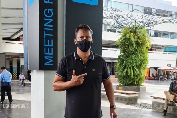 Lepas Dua Asisten Asing,...