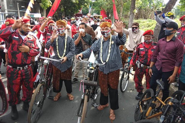 Gegap Gempita Gibran-Teguh...
