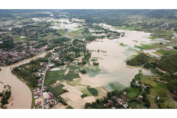 Sungai Harau Meluap,...