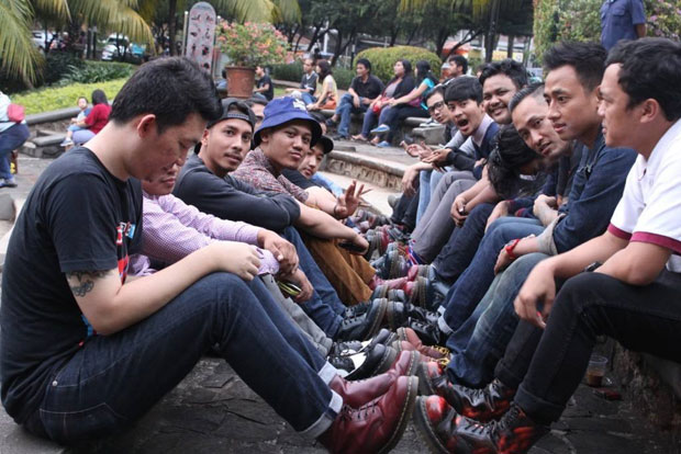 Dari Sepatu Legendaris...