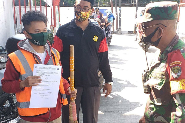12 Warga Bogor Ditandu...