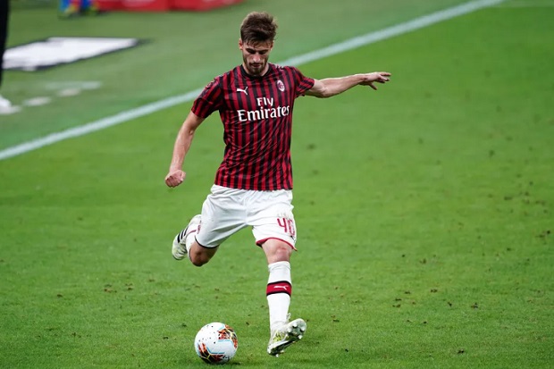 Kurang Bek Tengah, Milan...