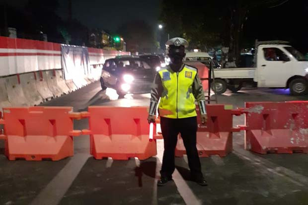 Ada Pengangkatan Girder...