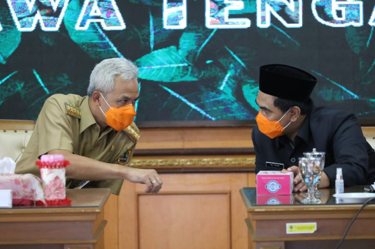 Kebut Tes PCR Massal,...