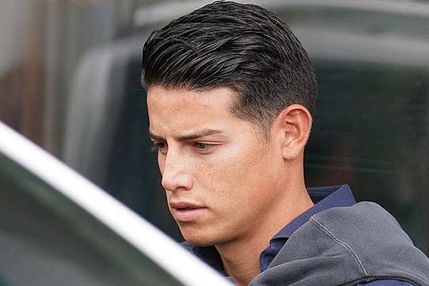 Tiba di Liverpool James...