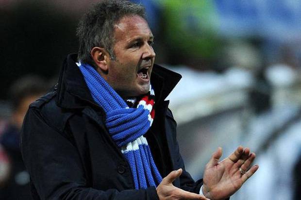 Pelatih Bologna Sinisa...