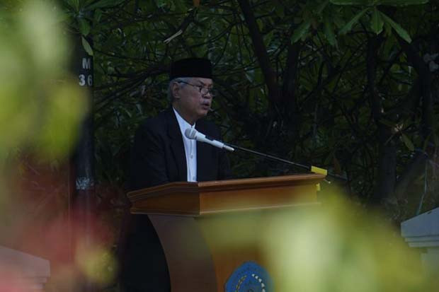 Malik Fadjar Meninggal,...
