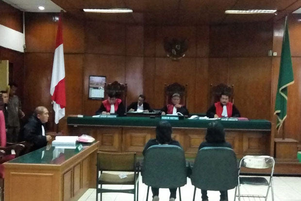 8 Karyawan Positif Covid-19,...