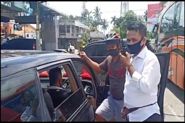 Pulang Dari Pesta Kawinan,...