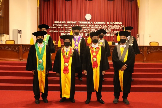 Kukuhkan 2 Guru Besar...