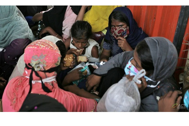 Pengungsi Rohingya Terdampar...