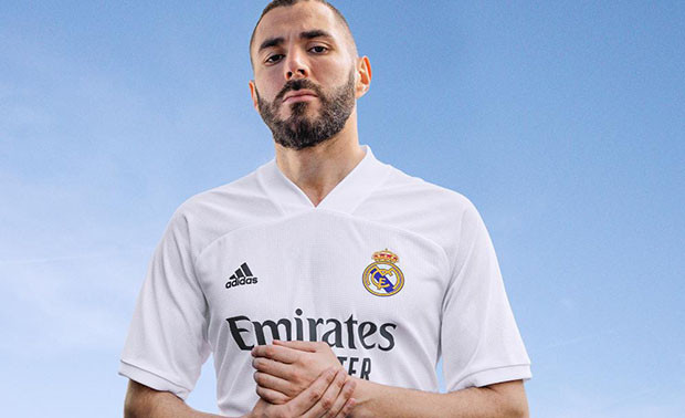 Real Madrid Pakai Jersey...