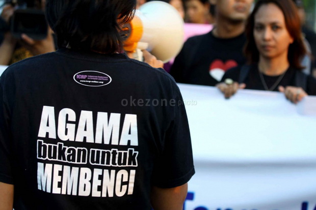 Pengamat: Politik Identitas...