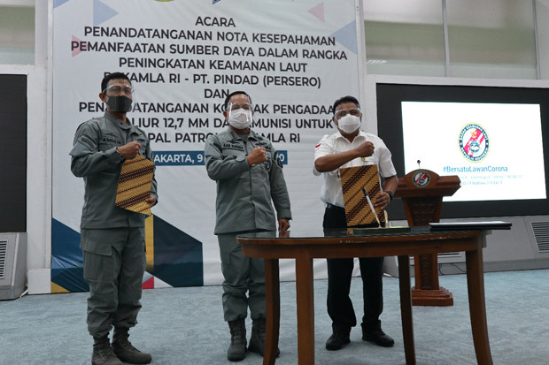Pindad Teken Kontrak...