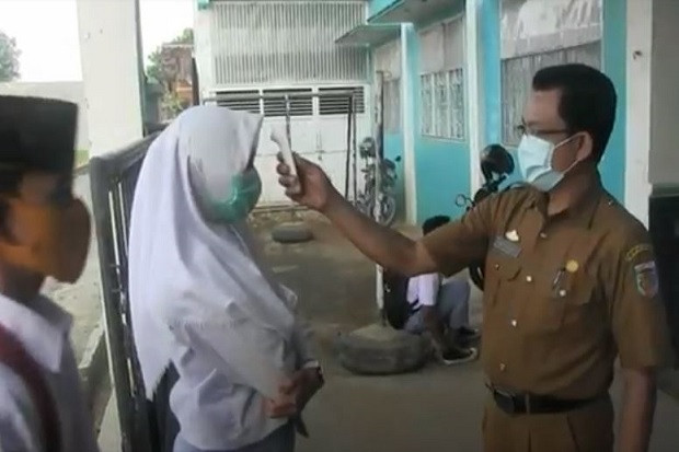Di Tengah Pandemi COVID-19,...