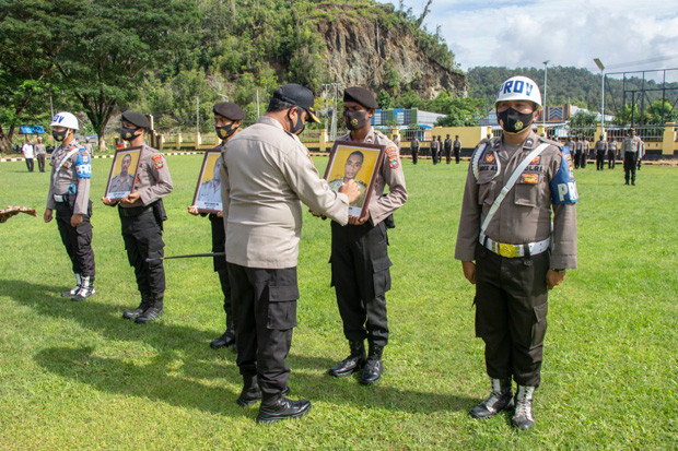Tiga Anggota Polres...