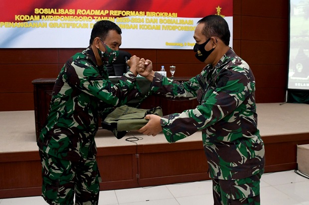 Prajurit Kodam IV Jadi...