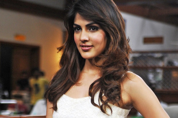 Aktris Bollywood Rhea...