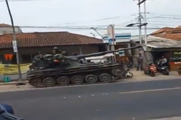 Salah Manuver, Tank...