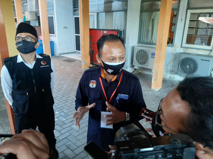 Ketua KPU Gresik Positif...