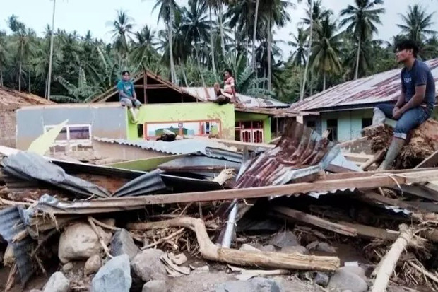 Rumah Warga Porak-Poranda...