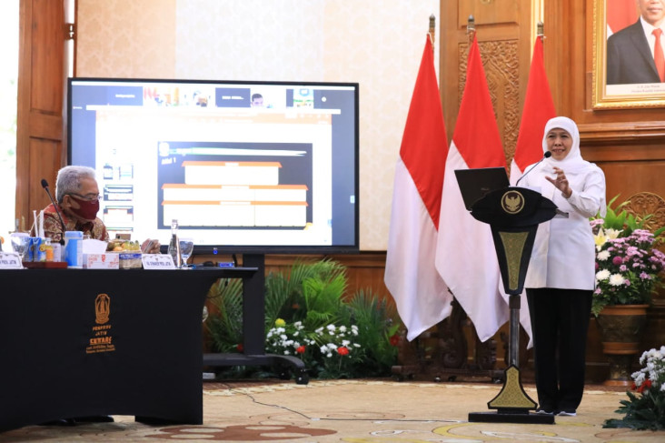 Gubernur Khofifah Paparkan...