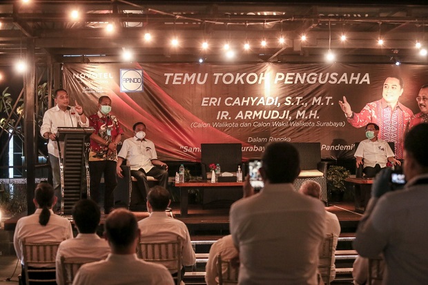 Dihadapan Para Pengusaha,...