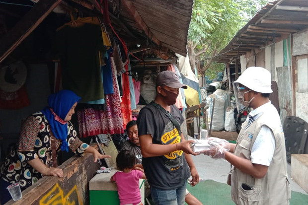 Jelang PSBB Total, Indonesia...