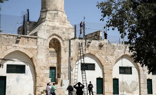 Israel Pasang Pengeras...
