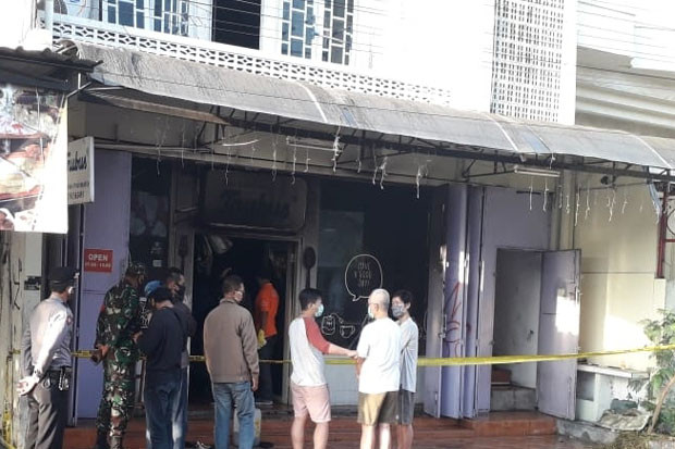 Kebakaran Di Toko Roti,...