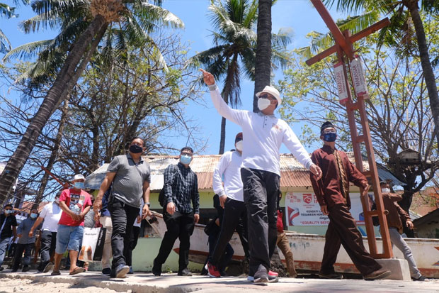 Dipasangi Kabel Bawah...