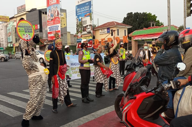 Wajib Masker, Polres...